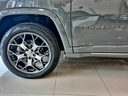 Imagen 3 de 20 de Jeep Commander 2023 2.0 Td380 At9 4x4 7pas Overland