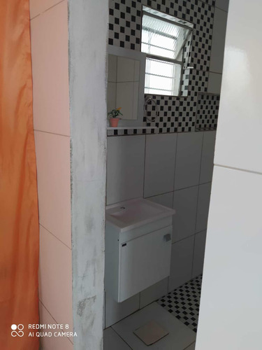 Casa Grande Com 2 Salas E 2 Quartos.