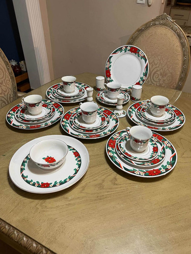 Vajilla De Porcelana Navideña (Usado)