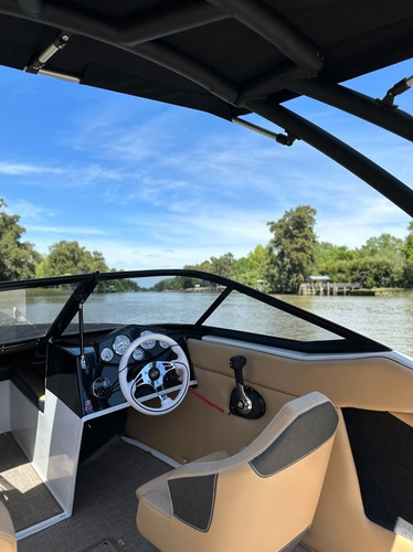 Imagen 9 de 15 de Lancha Geuna F170 Wakeedition Con Mercury 90hp 4 Tiempos