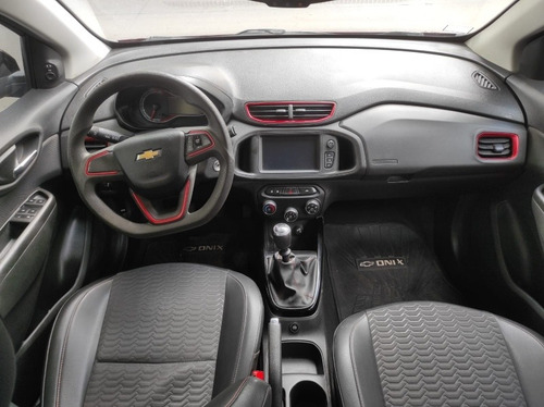 Imagen 7 de 8 de Chevrolet Onix 2017 1.4 Effect 98cv