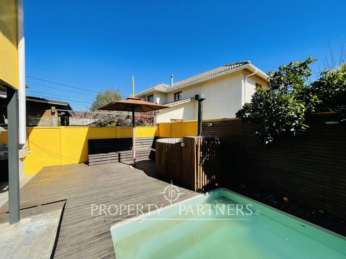 Santa Cruz, Casa En Barrio Residencial