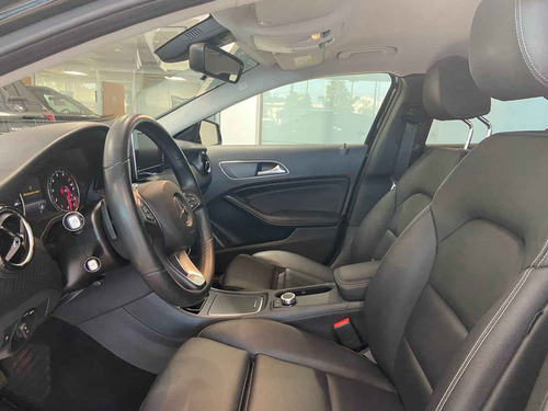 Imagen 11 de 14 de Mercedes-benz Clase Gla 2019 5p Gla 200 L4/1.6 Aut.