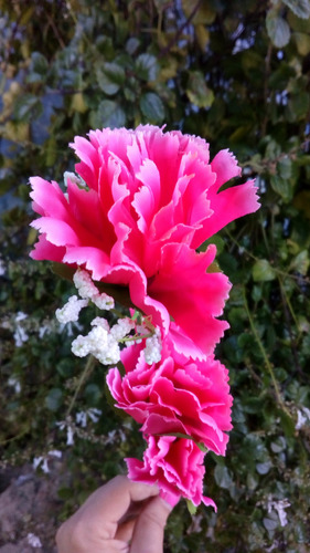 Imagen 2 de 4 de Ramo Flores Artificiales , Claveles De Tela, Flores En Tela
