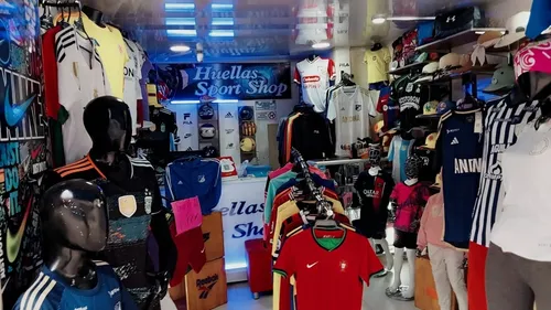Vendo Negocio Ropa Y Artículos Deportivos.