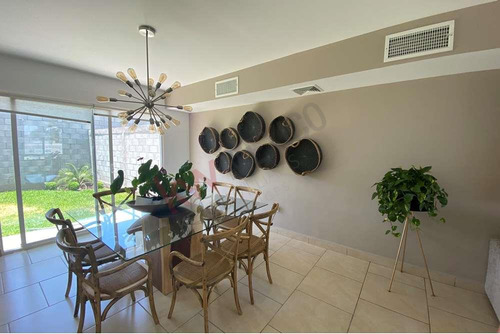 Casa En Venta, Fraccionamiento Cerrado En Sector Valle De Los Almendros, Torreon Coahuila