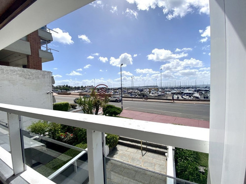 Imagen 2 de 20 de Excelente Apartamento Enfrente Al Puerto! - Punta Del Este Peninsula