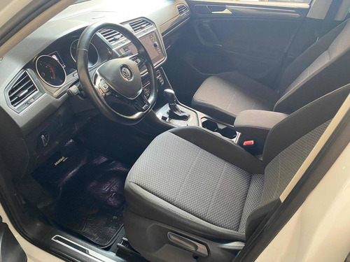 Imagen 6 de 15 de Volkswagen Tiguan Allspace 2018 2.0 Tsi Comfortline Dsg