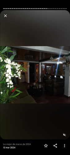 Casa Con Local Comercial