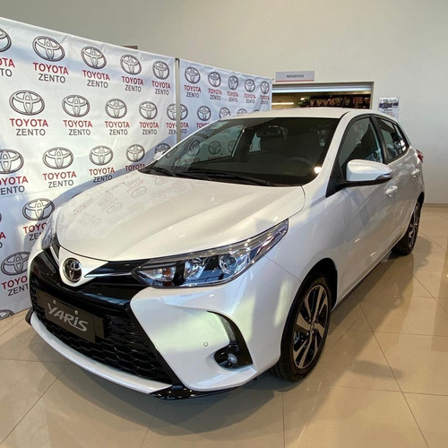 Imagen 2 de 13 de Toyota Yaris 1.5 107cv Xls Cvt 5 P