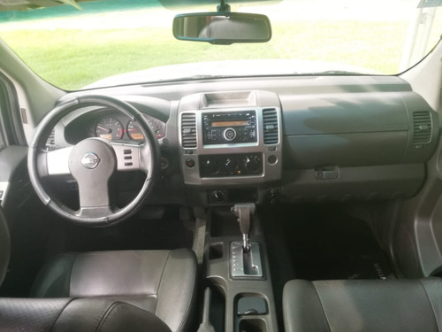 Nissan Frontier Le 4x4 5at Luxe Pick-up Cabina Doble 2011