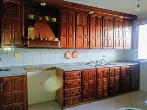 Imagen 3 de 15 de Casa Urb. Sant'omero, Tipo Town House Los Teques
