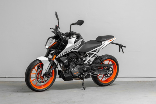 Imagen 2 de 15 de Ktm Duke 200 Nueva Generación Blanca Bs6 Ktm Palermo