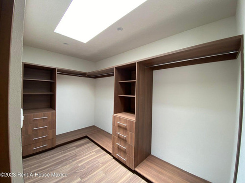 Casa En Venta En San Salvador Tizatlalli Metepec Gis 24-1102