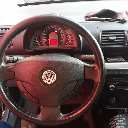 Imagen 8 de 21 de Volkswagen Suran 2010 1.9 Sdi Highline Cuero 90e