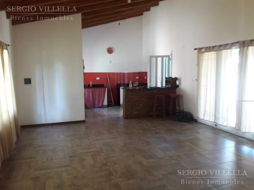 Imagen 4 de 13 de Casa De 1 Dormitorio En Venta En Ibarlucea
