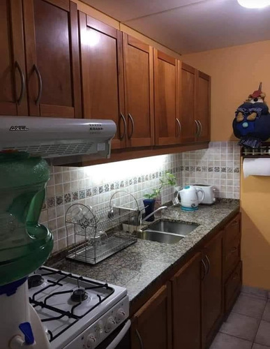 Duplex En Luzuriaga Con Cochera Y Fondo. 2 Dormitorios