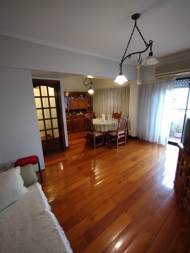 Departamento 3 Ambientes Al Frente Con Balcón Corrido Excelente Ubicación