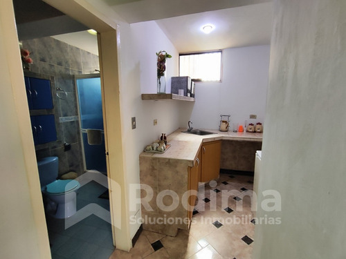 Oficina En Alquiler - Piso 5, Torre Capitolio, Calicanto, Maracay