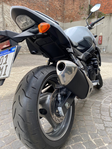 Imagen 4 de 11 de Suzuki Gsr 750