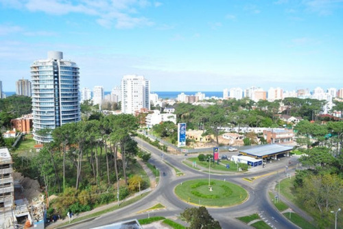 Venta De Apartamento De 2 Dormitorios En Roosevelt
