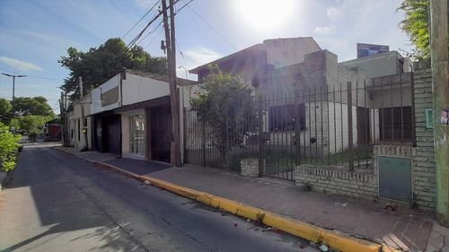 Imagen 2 de 13 de Casa 3 Ambientes Con Jardín Y Pileta