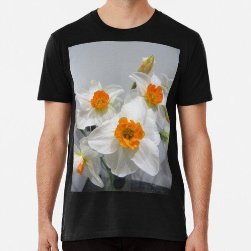 Remera Un Jarrón De Narcisos Algodon Premium