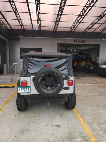 Imagen 3 de 7 de Jeep Wrangler