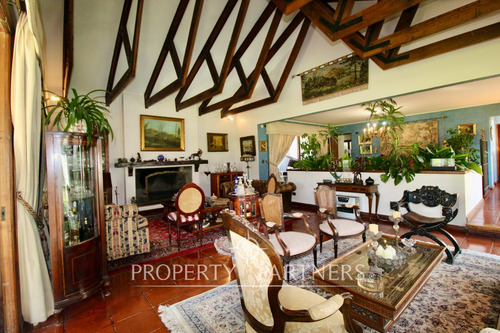 Casa Estilo Español En Parcela Con La Mejor Ubicac...