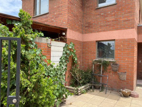 Casa Con Excelente Conectividad Valle Araucarias, Buin