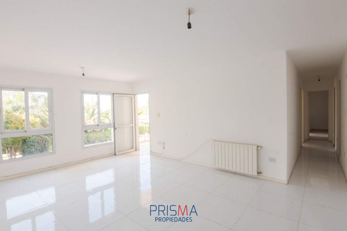 Imagen 4 de 30 de Dpto. En Venta. 3 Dorm. Cochera. Complejo Sureño. Barrio Jardín