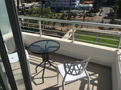 Alquiler 1 Dormitorio Torre Greenlife, Punta Del Este.