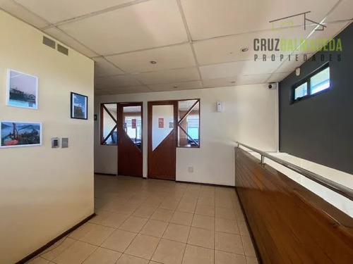 Oficinas Y Bodegas En Terreno Urbano, A Orilla De Ruta 5 Sur