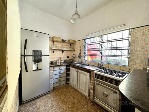 Venta Casa 3 Ambientes Con Terraza, Cochera Y Patio En Ciuda