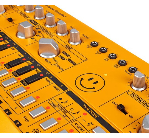 Sintetizador Analógico Behringer Td-3 Color Amarillo