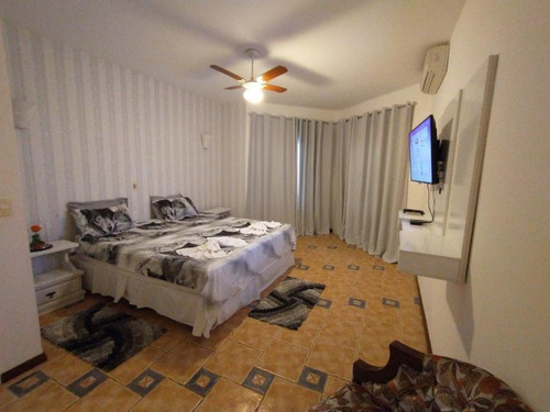 Imagem 1 de 8 de Sobrado Para Venda Por R$2.200.000,00 Com 570m², 4 Dormitórios, 3 Suites E 2 Vagas - Vista Linda, Bertioga / Sp - Bdi35769