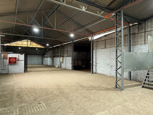 Galpón-bodega/quinta Normal/3 Privados/2baños/duchas