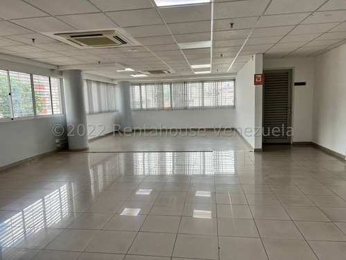 Imagen 19 de 30 de Venta De Estupendo Edificio En Prado De María / Gc 22-28408
