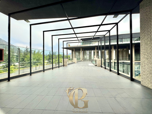 Local Comercial En Strip Center Patio La Dehesa