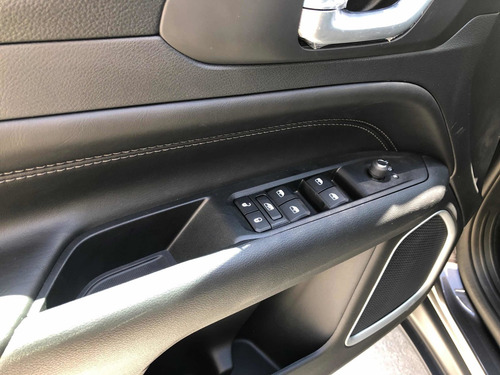 Imagen 11 de 15 de Jeep Compass Sport 1.3t 6at 4x2