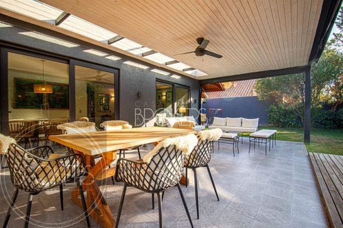 Casa En Venta De 4 Dorm. En Lo Barnechea