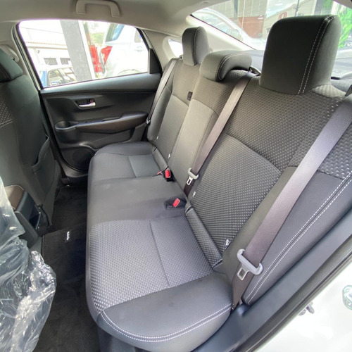 Imagen 4 de 10 de Toyota Yaris E 2023