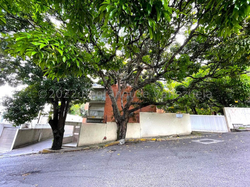 Acogedor Y Amplio Apartamento En Venta Alta Florida Caracas 22-28968