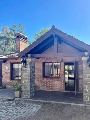 Espectacular Casa En Venta El Pinar Sur De 3 Dormitorios