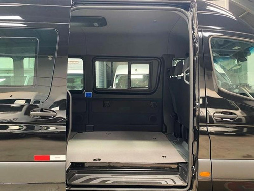 Sprinter 517 Furgão Vitrê Big 15,5m³ Hi-tech 2025