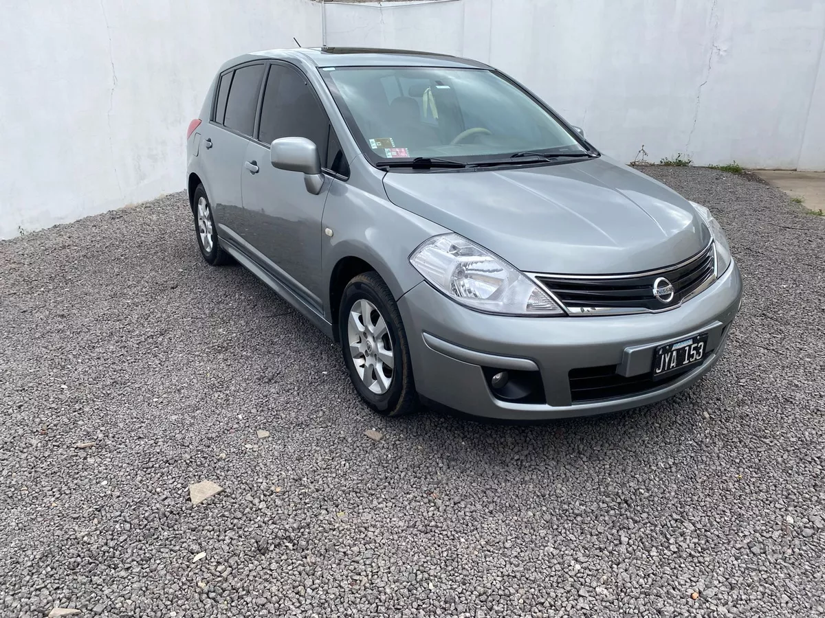 Nissan Tiida 1.8 Acenta