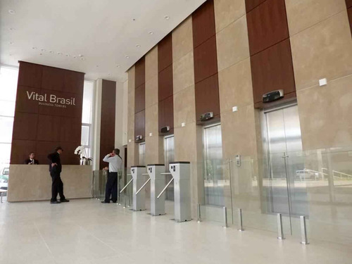 Sala Comercial À Venda Na Avenida Doutor Vital Brasil, Butantã, São Paulo - Sp - Liv-2746