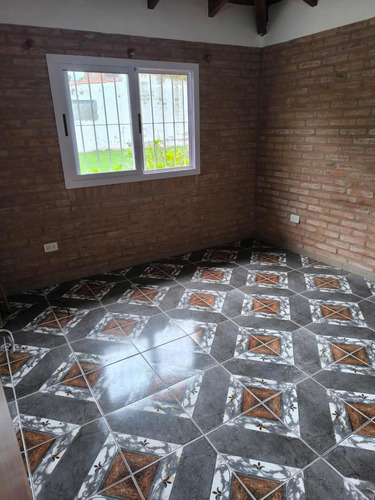 Casa En Venta - 2 Dormitorios 2 Baños - Cocheras - 780mts2 - Villa Rumipal