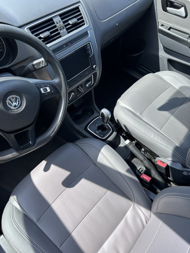 Volkswagen Fox 1.6 MSI TOTAL FLEX CONNECT 4P I-MOTION