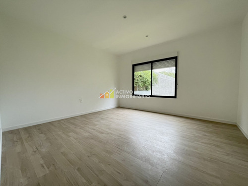Venta Casa 715 Metros 3 Dormitorios + Patio Con Parrillero - Solymar